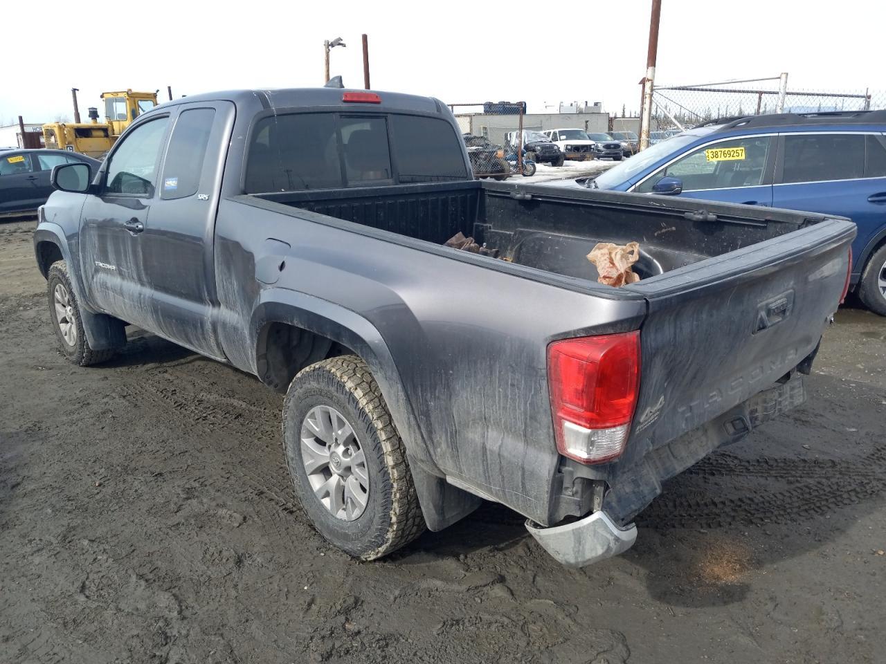 2017 TOYOTA TACOMA 4X4 - Фото 2
