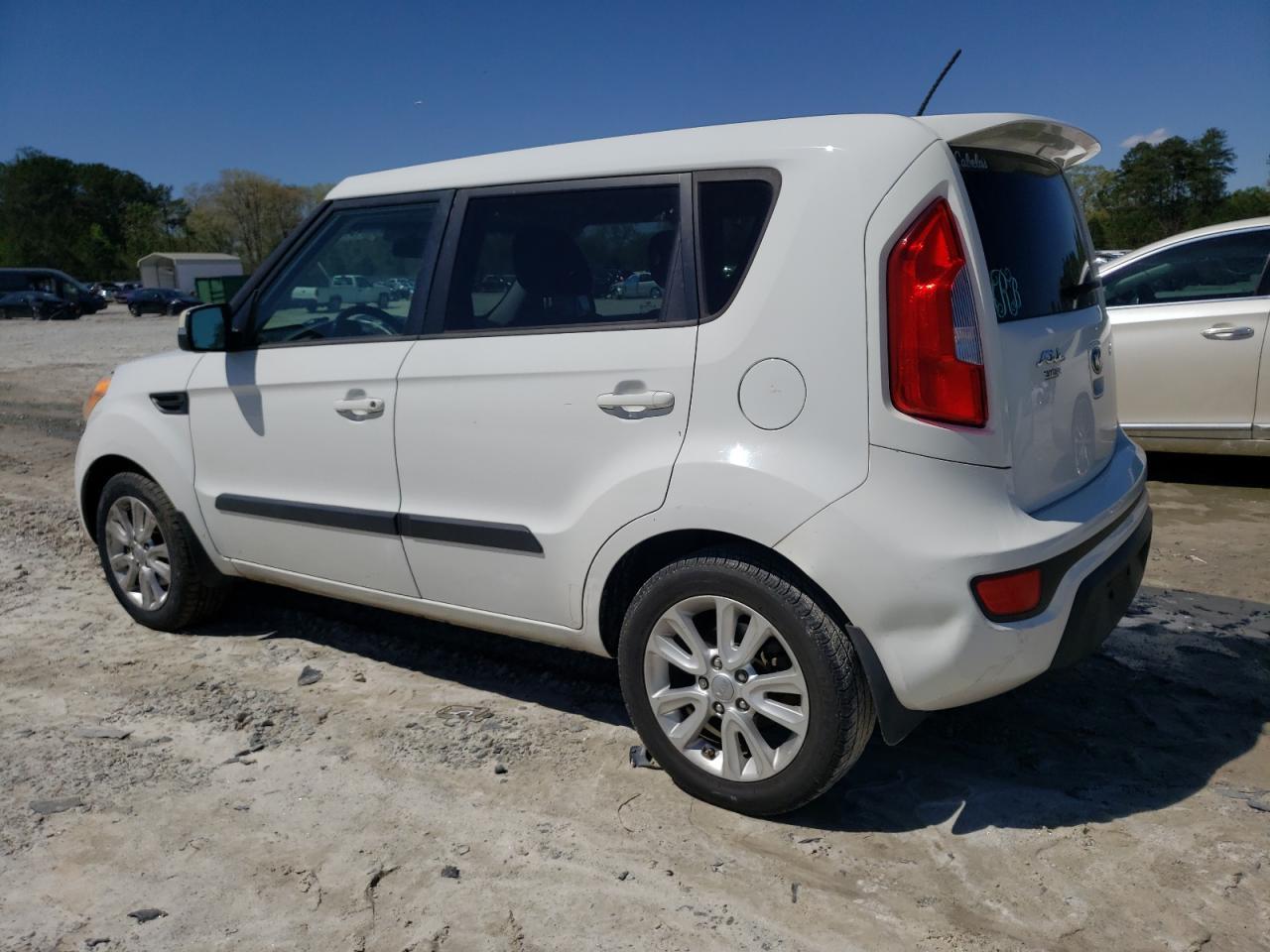 2013 KIA SOUL + - Image 2