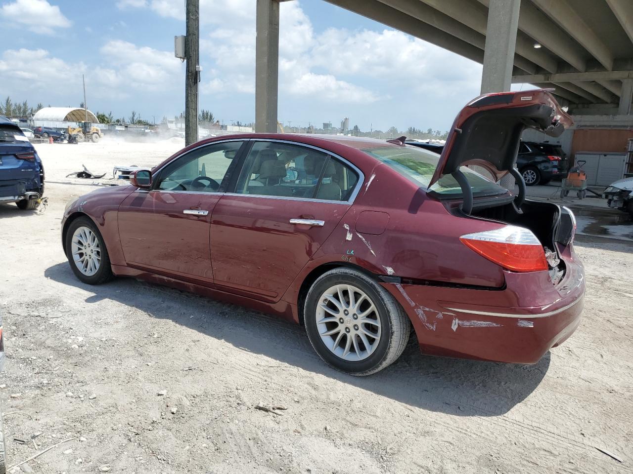 2011 HYUNDAI GENESIS 3. - Image 2