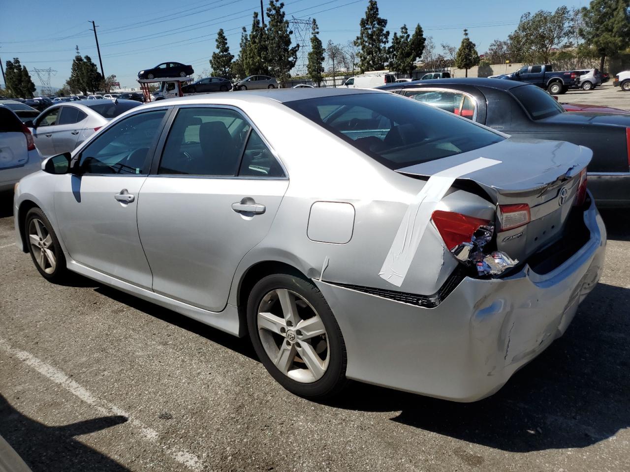 2013 TOYOTA CAMRY L - Фото 2