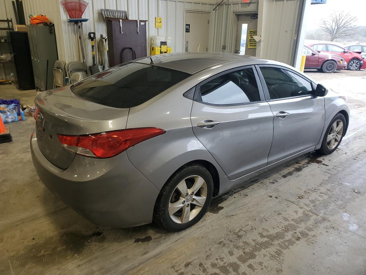 2011 HYUNDAI ELANTRA GL - Image 3
