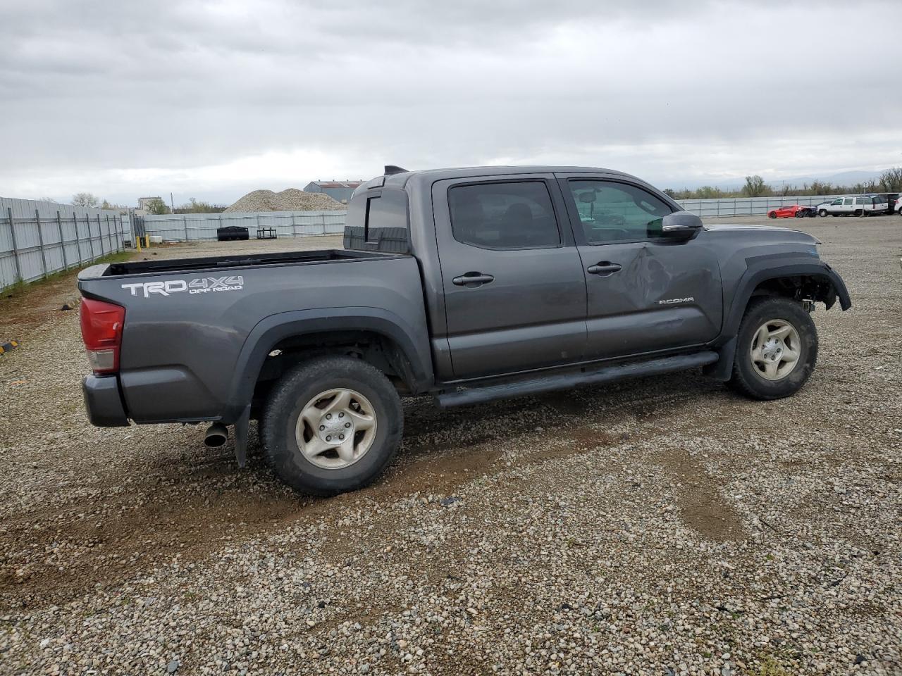 2017 TOYOTA TACOMA DOU - Фото 3