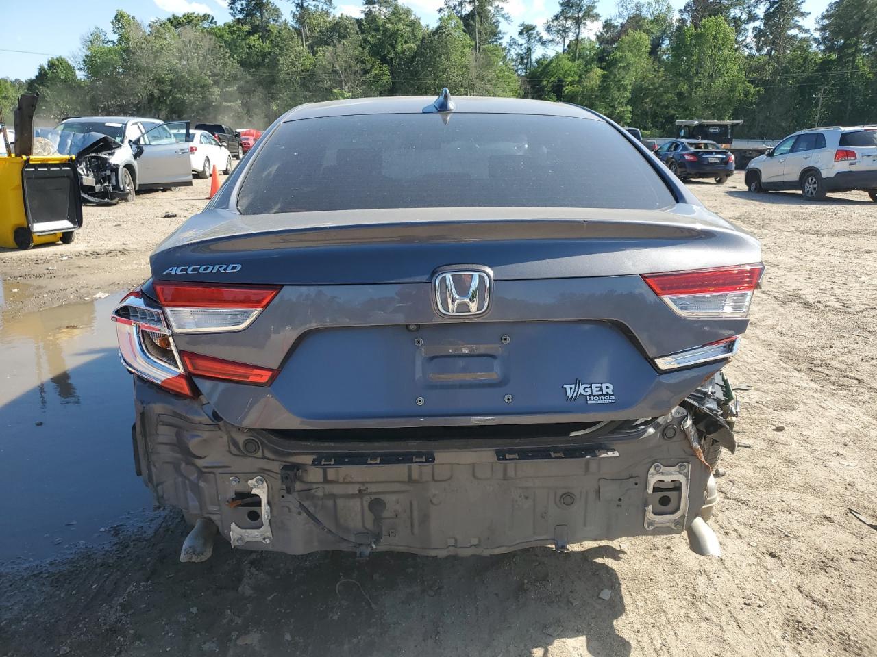 2018 HONDA ACCORD LX - Image 6