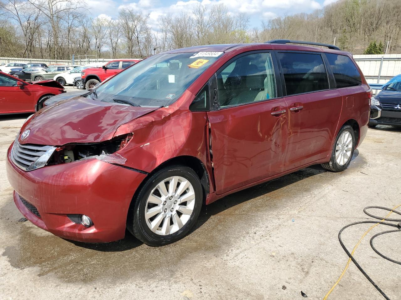 2015 TOYOTA SIENNA XLE