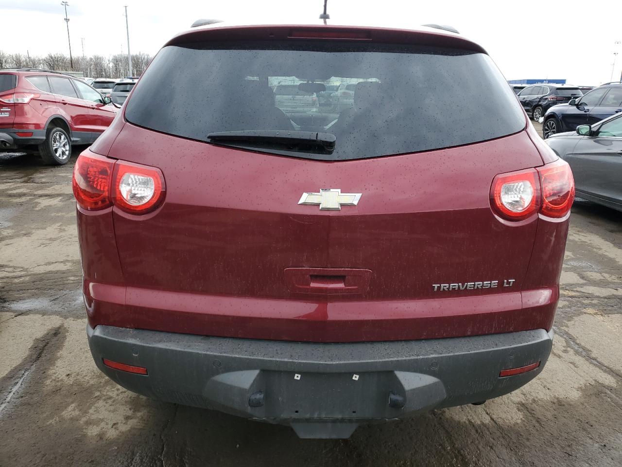 2011 CHEVROLET TRAVERSE L - Image 6