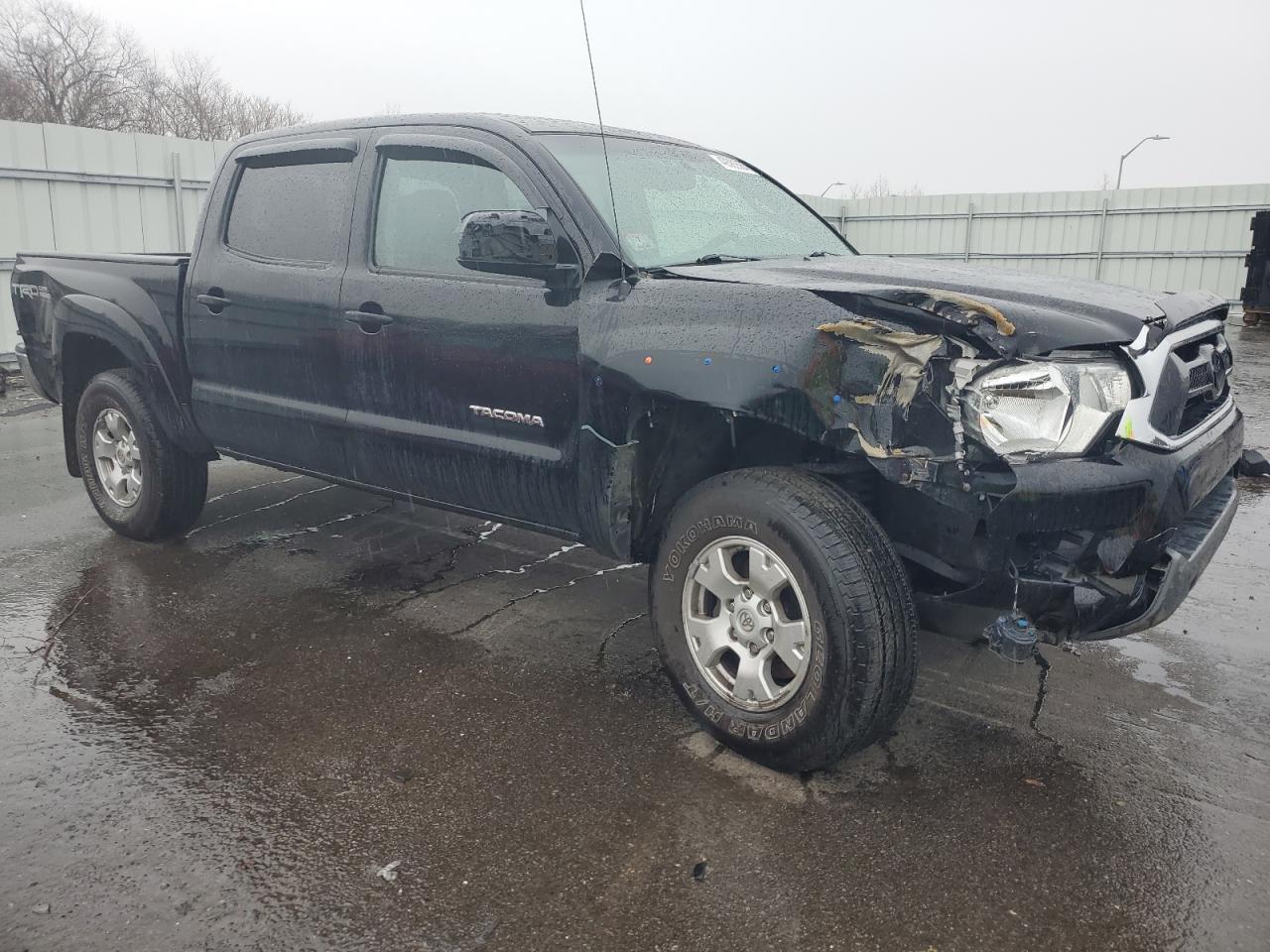 2013 TOYOTA TACOMA DOU - Image 4
