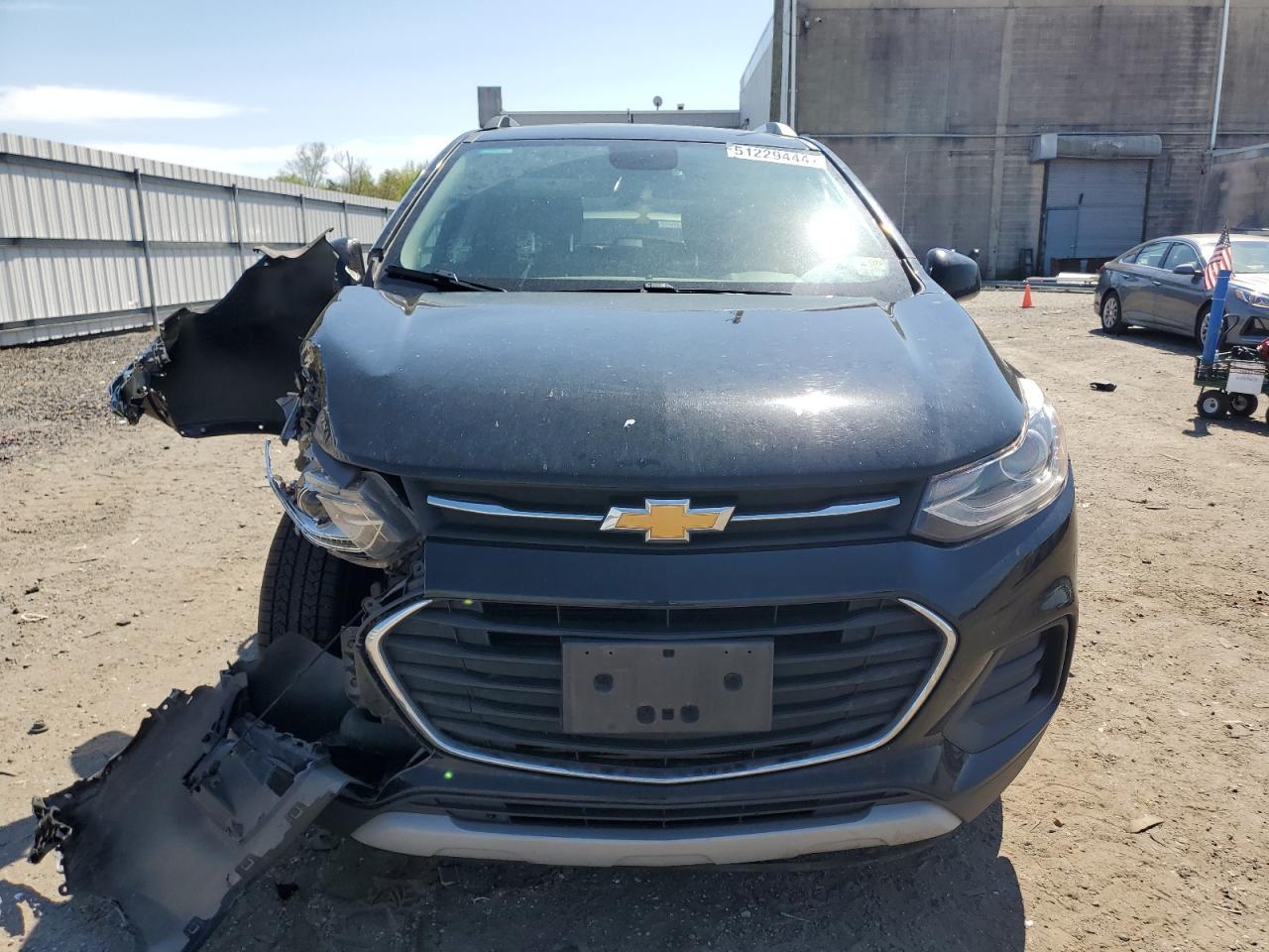 2019 CHEVROLET TRAX 1LT - Фото 5