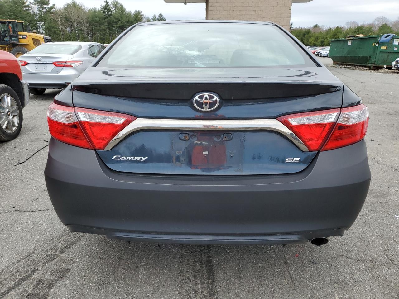 2015 TOYOTA CAMRY LE - Image 6