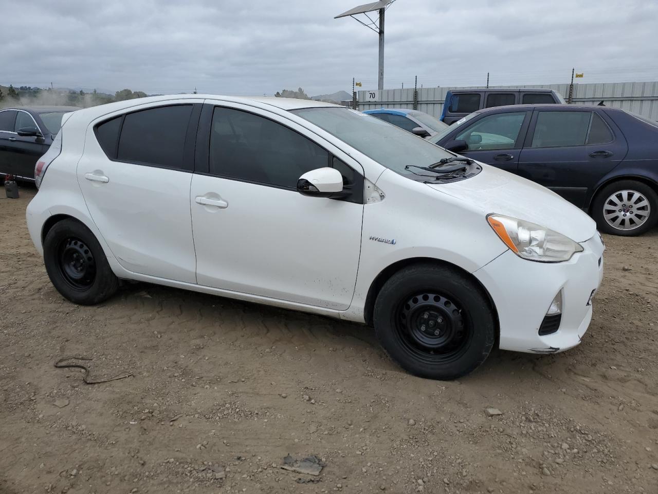 2013 TOYOTA PRIUS C - Фото 4