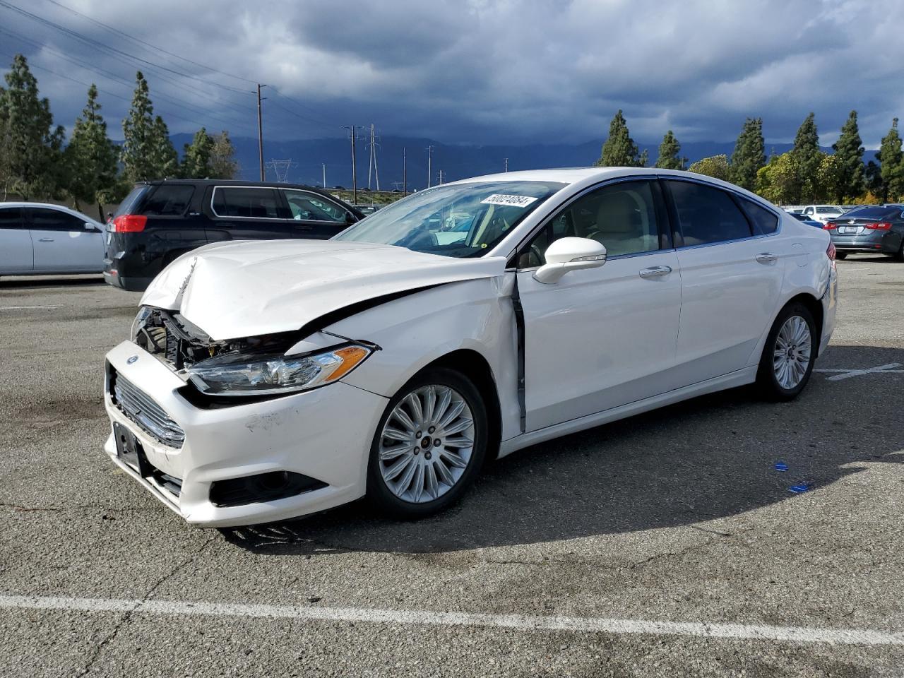 2016 FORD FUSION SE car image