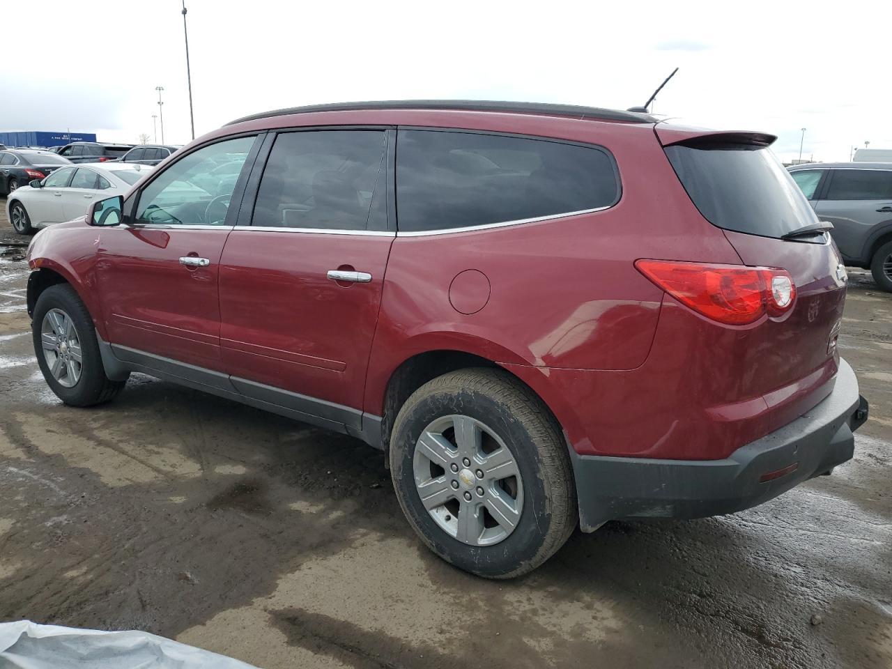 2011 CHEVROLET TRAVERSE L - Image 2