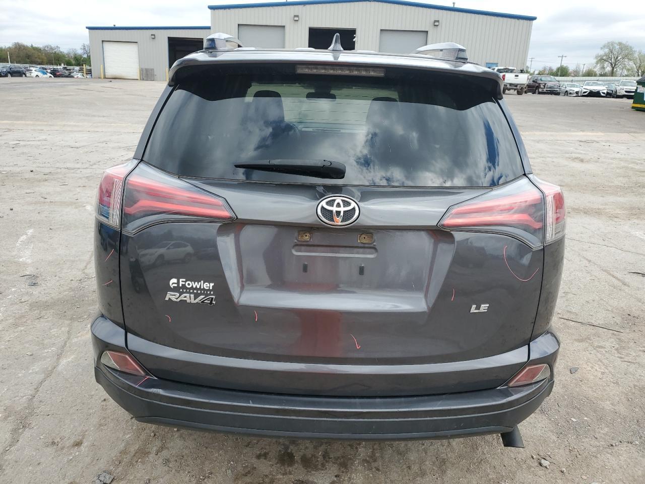 2017 TOYOTA RAV4 LE - Фото 6