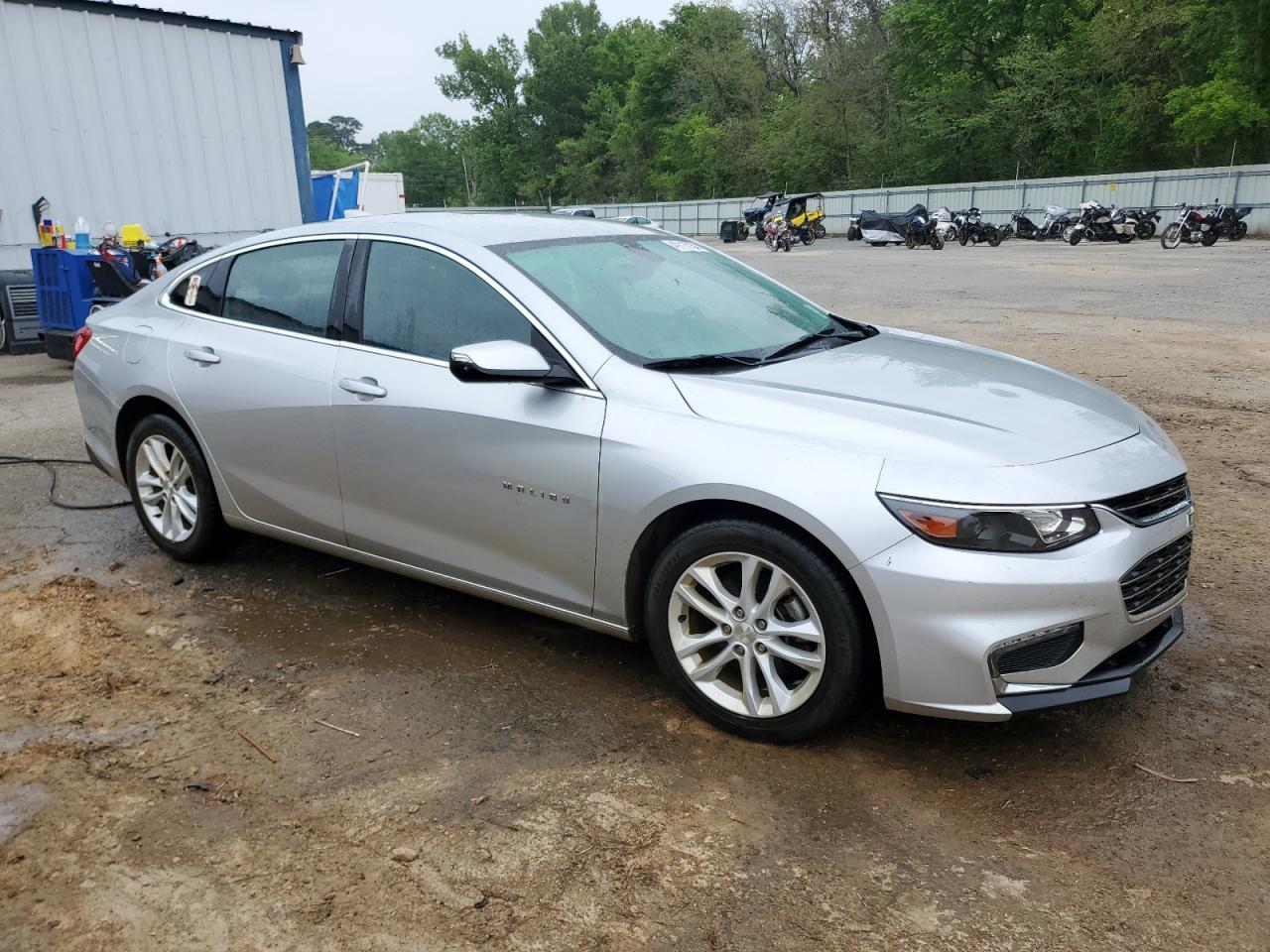 2017 CHEVROLET MALIBU LT - Image 4