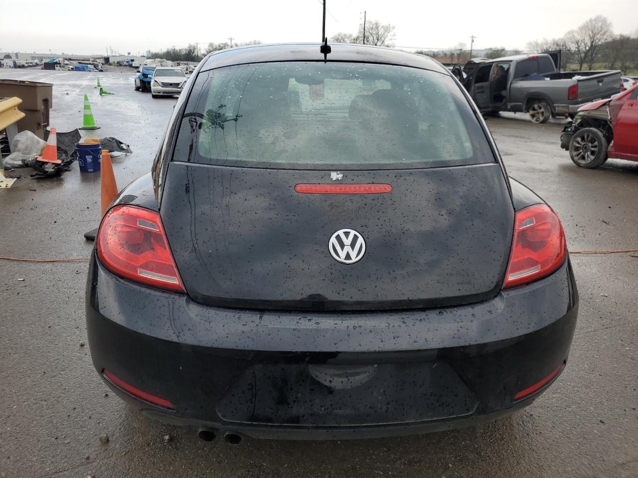 2012 VOLKSWAGEN BEETLE - Image 6