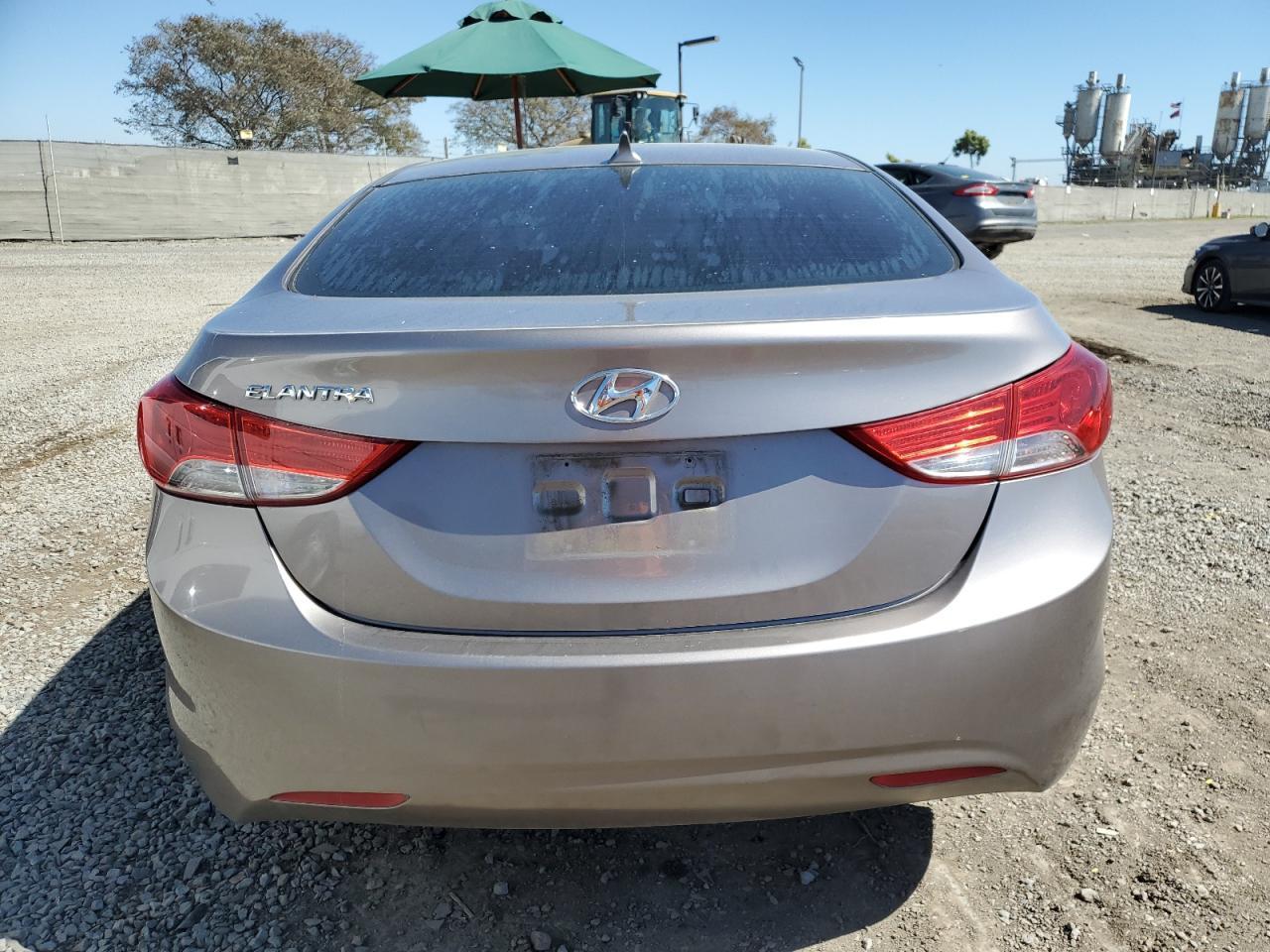 2013 HYUNDAI ELANTRA GL - Image 6