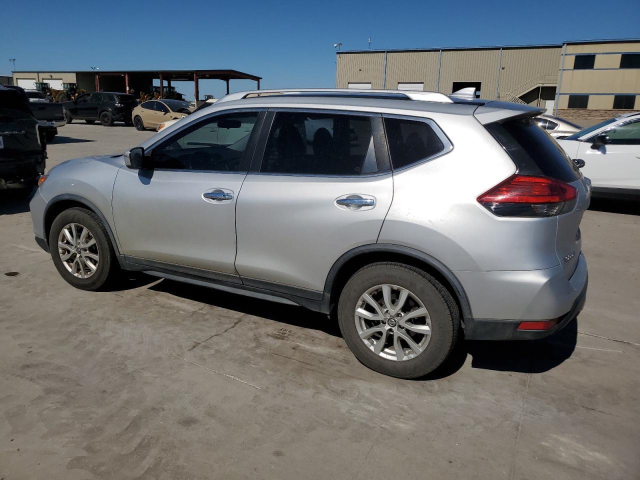 2017 NISSAN ROGUE S - Фото 2