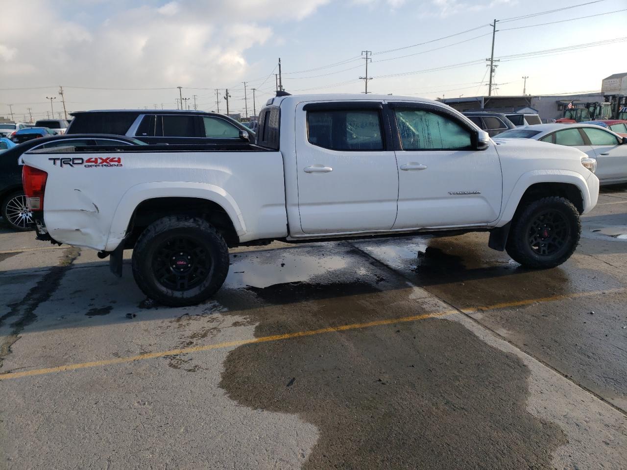 2017 TOYOTA TACOMA DOU - Фото 3
