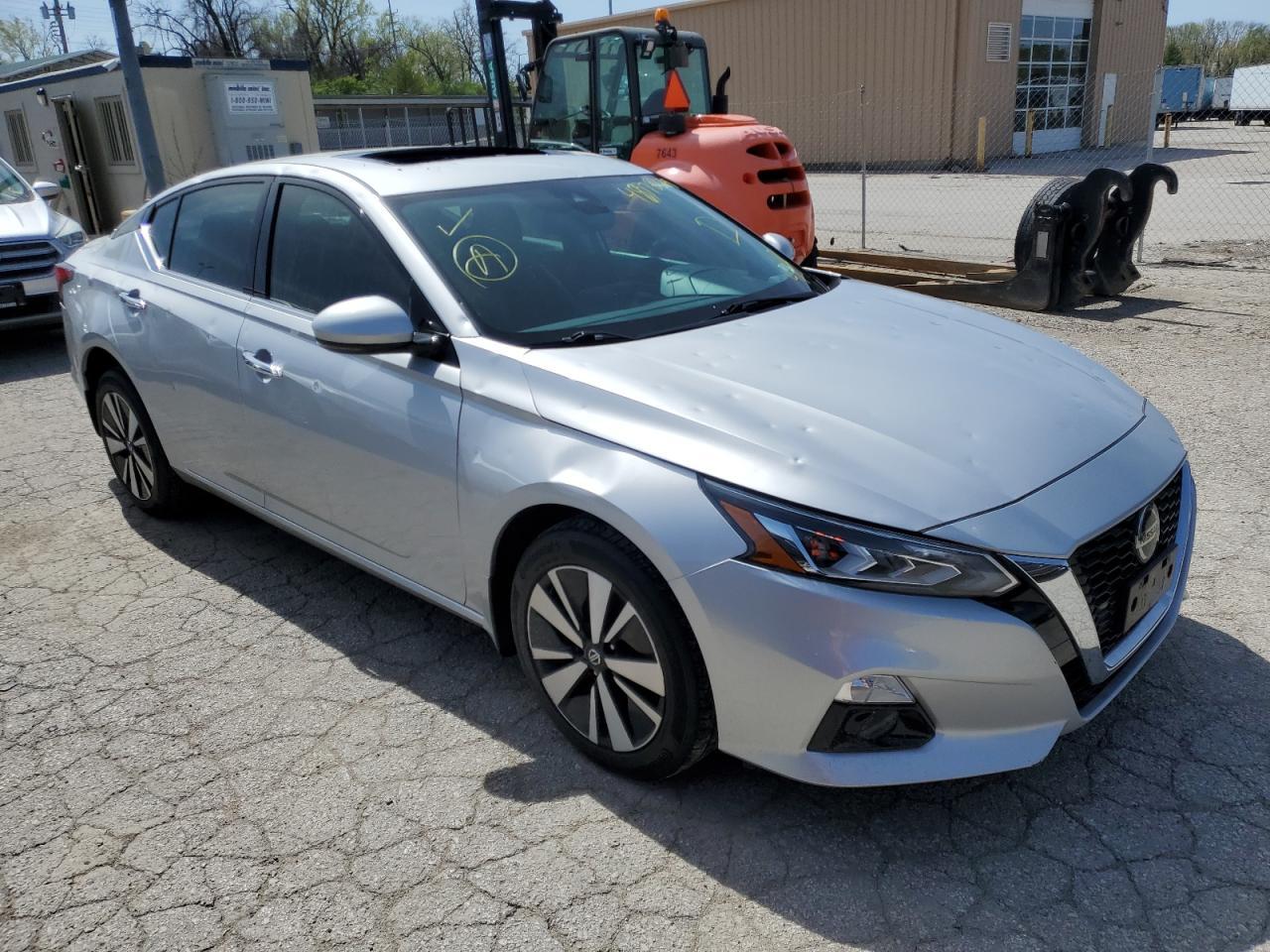 2020 NISSAN ALTIMA SV - Фото 4