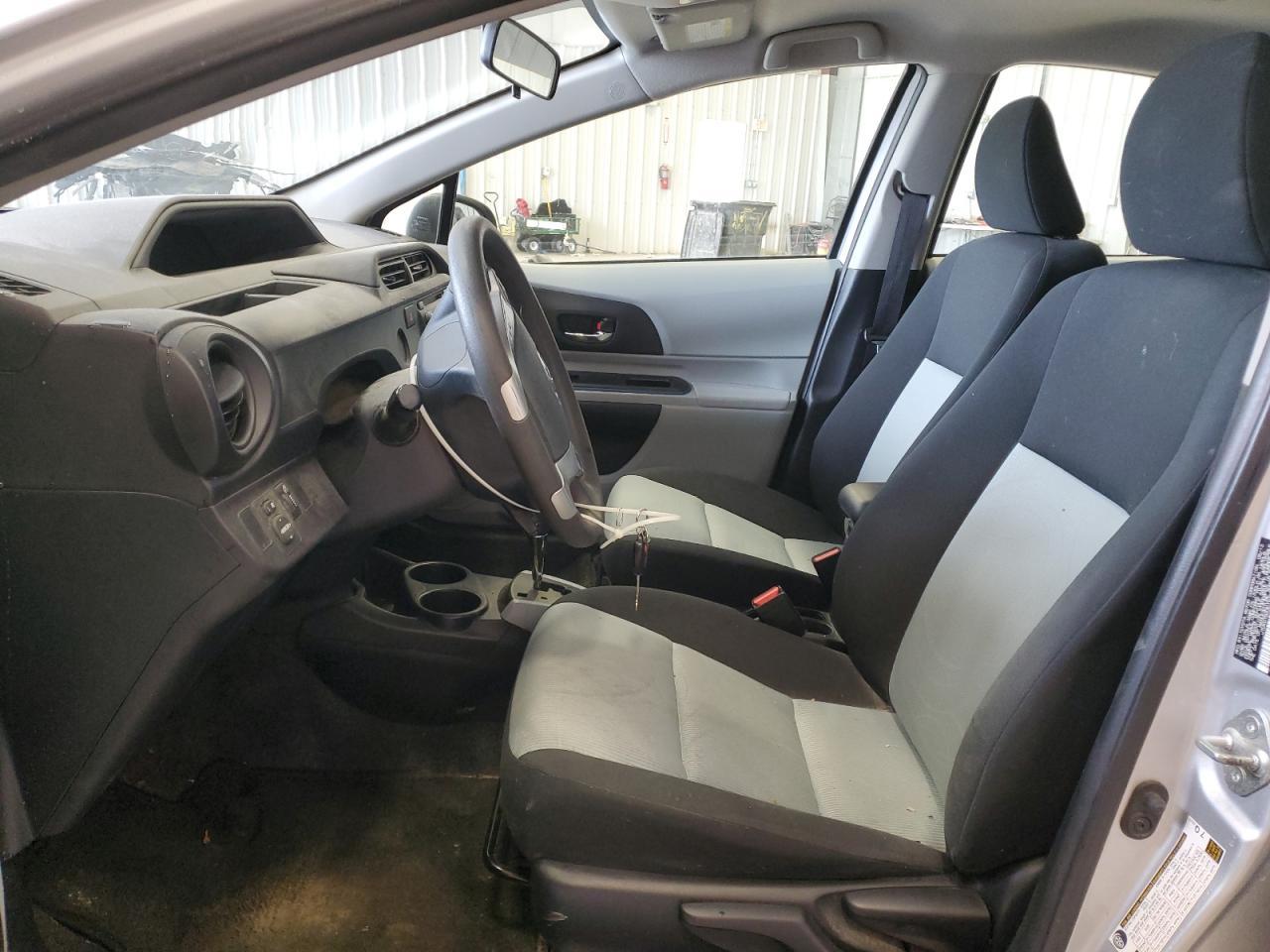 2013 TOYOTA PRIUS C - Фото 7
