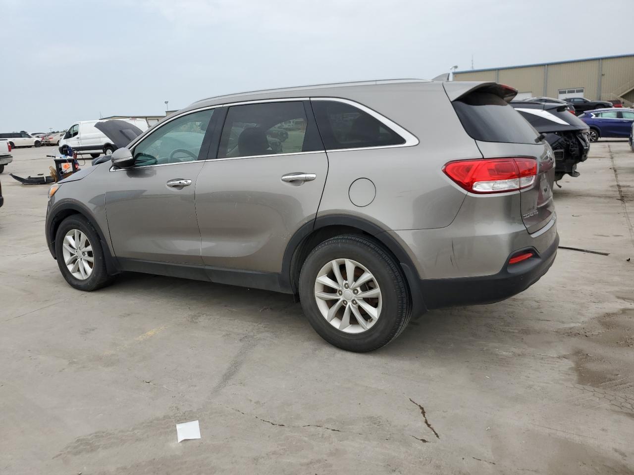 2017 KIA SORENTO LX - Image 2