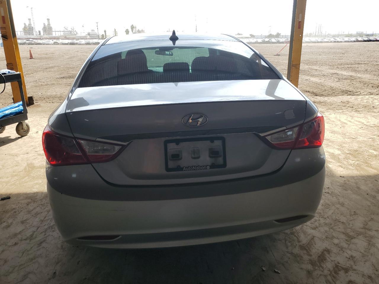 2011 HYUNDAI SONATA GLS - Image 6
