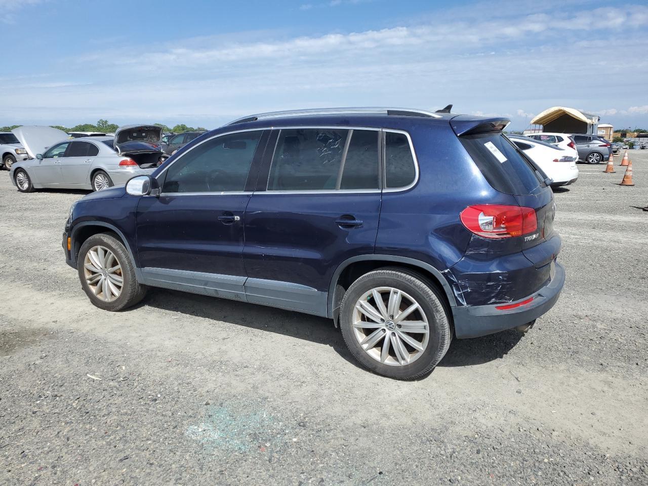 2015 VOLKSWAGEN TIGUAN S - Фото 2