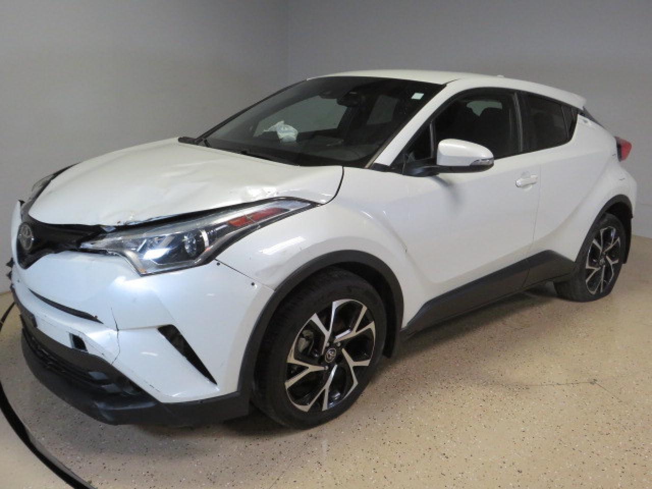 2018 TOYOTA C-HR XLE - Image 2