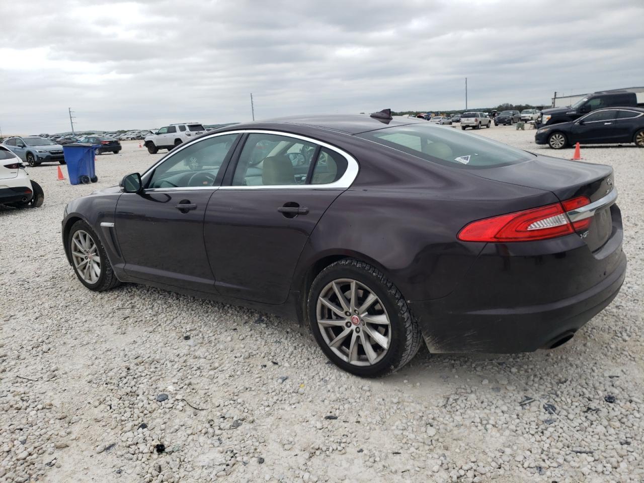 2014 JAGUAR XF - Фото 2