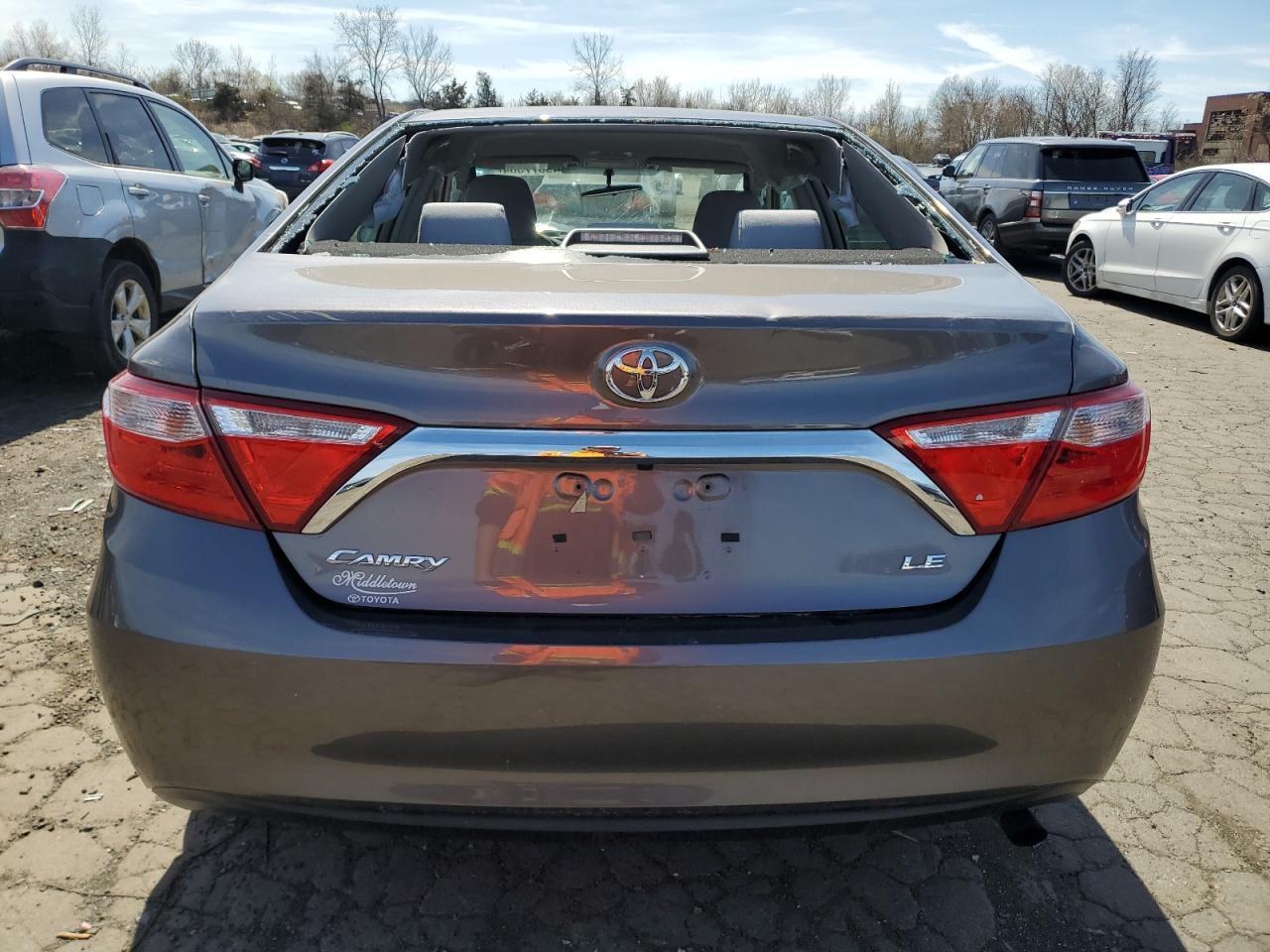 2017 TOYOTA CAMRY LE - Фото 6