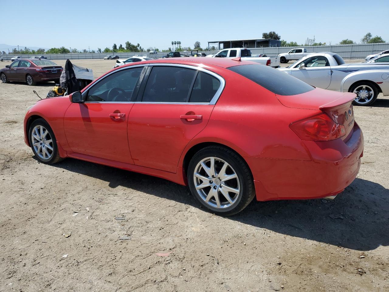 2011 INFINITI G37 - Image 2