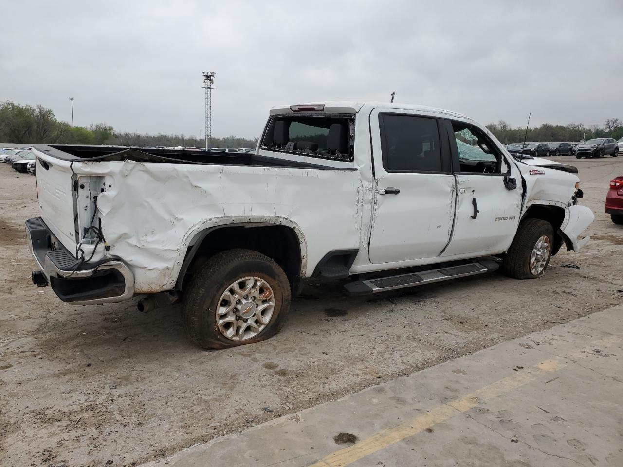 2023 CHEVROLET SILVERADO - Фото 3