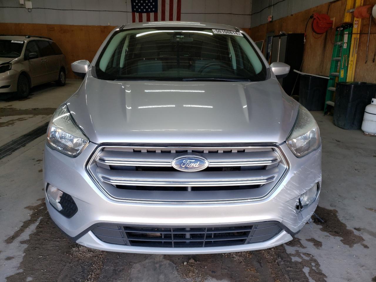 2017 FORD ESCAPE SE - Image 5