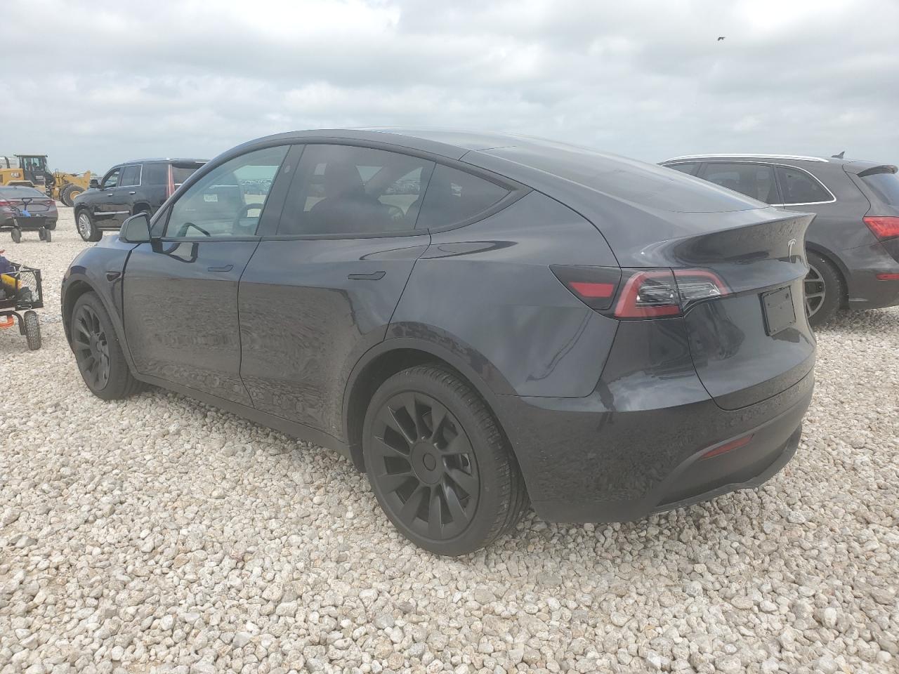 2024 TESLA MODEL Y - Image 2