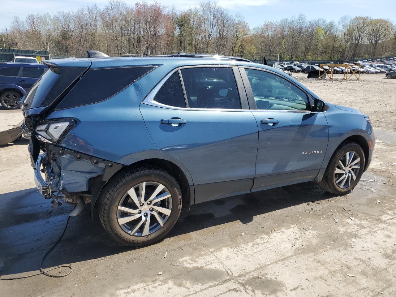 2024 CHEVROLET EQUINOX LT - Image 3