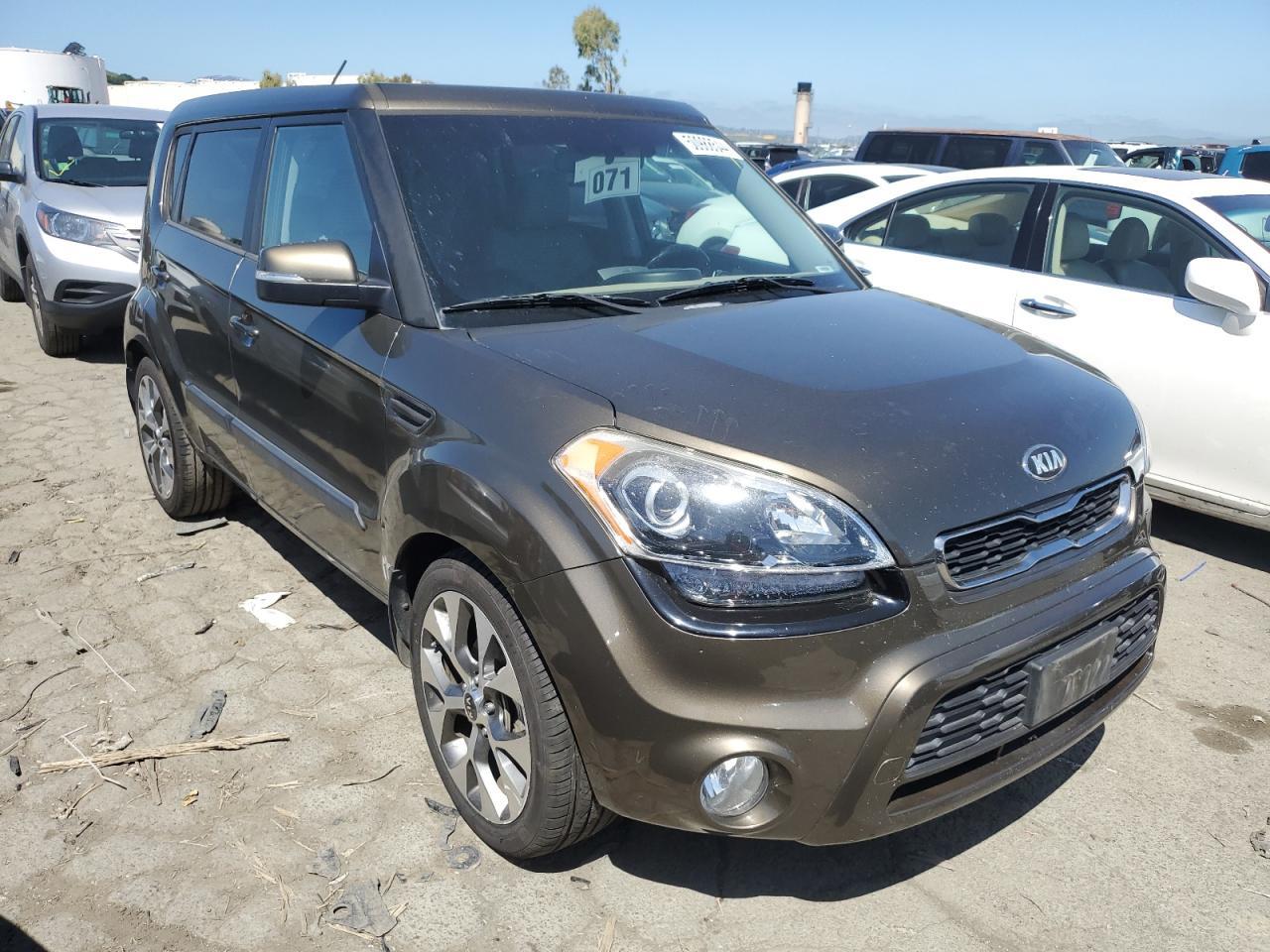 2013 KIA SOUL + - Image 4