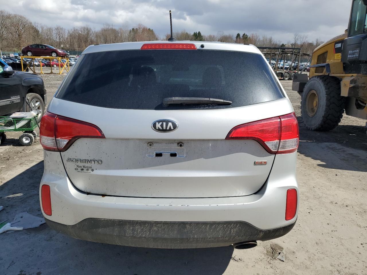 2014 KIA SORENTO LX - Image 6