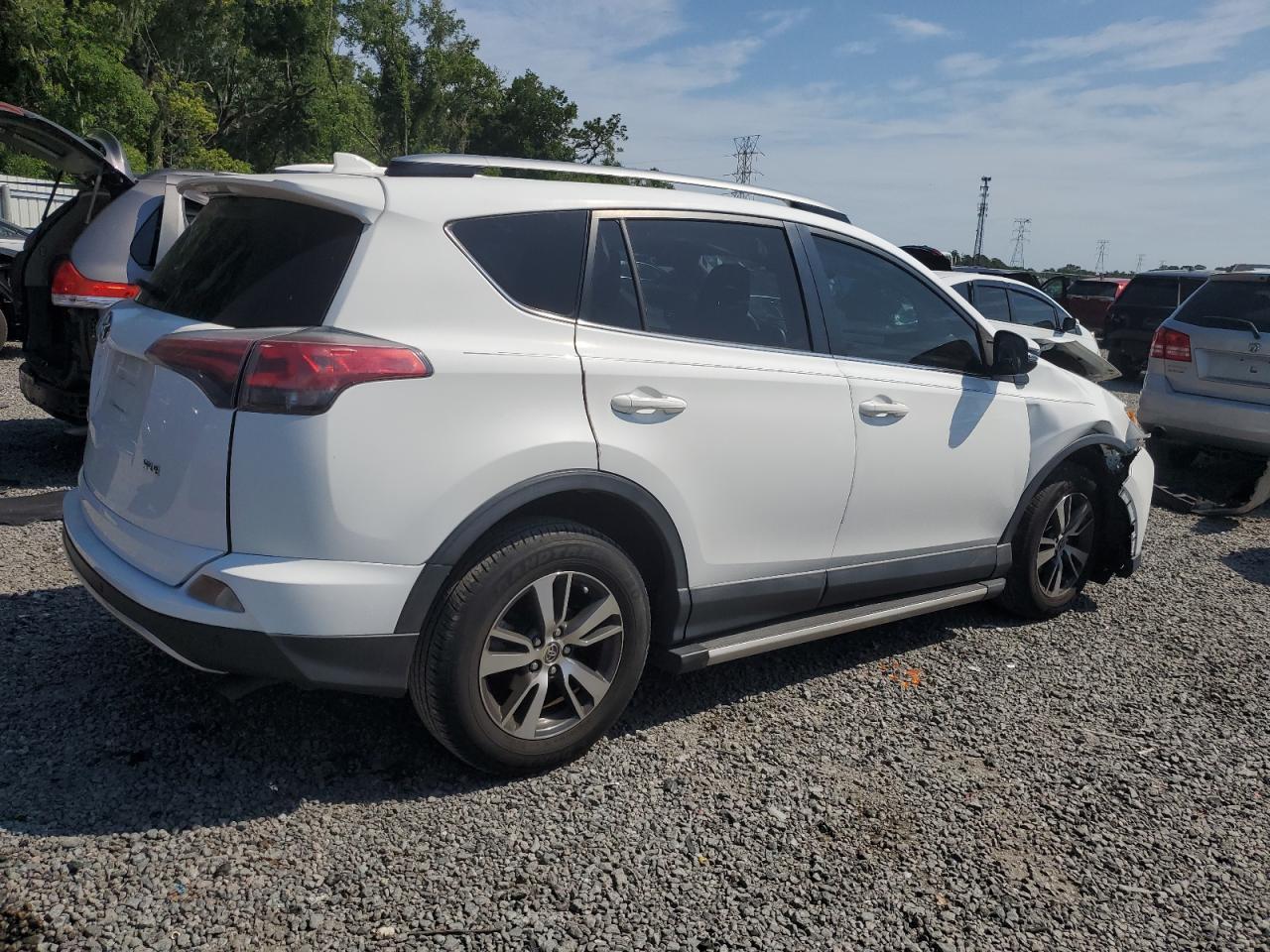 2017 TOYOTA RAV4 XLE - Image 3