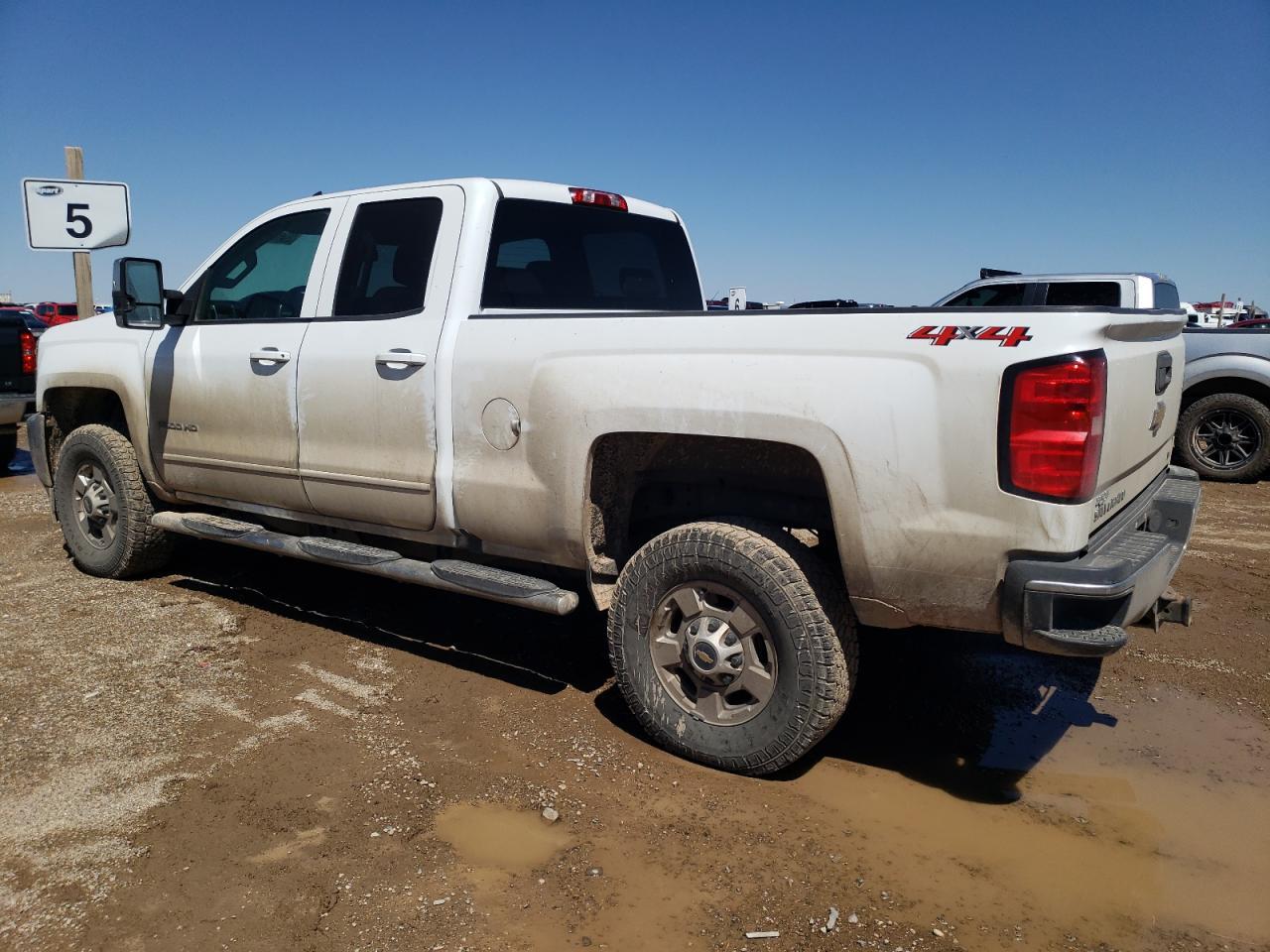 2018 CHEVROLET SILVERADO - Image 2