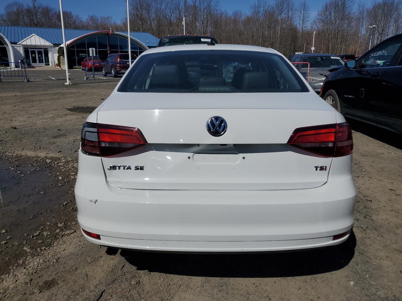 2017 VOLKSWAGEN JETTA SE - Image 6