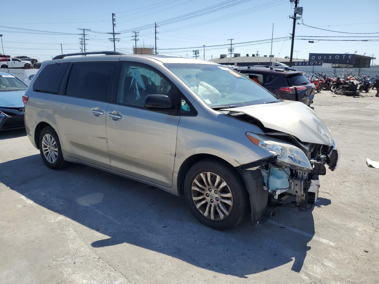 2015 TOYOTA SIENNA XLE - Фото 4