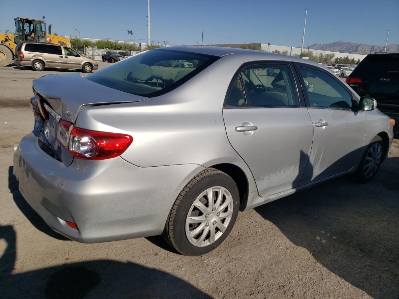 2013 TOYOTA COROLLA BA - Фото 3