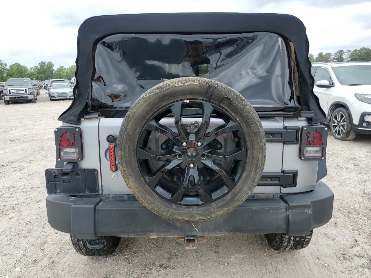 2015 JEEP WRANGLER U - Фото 6