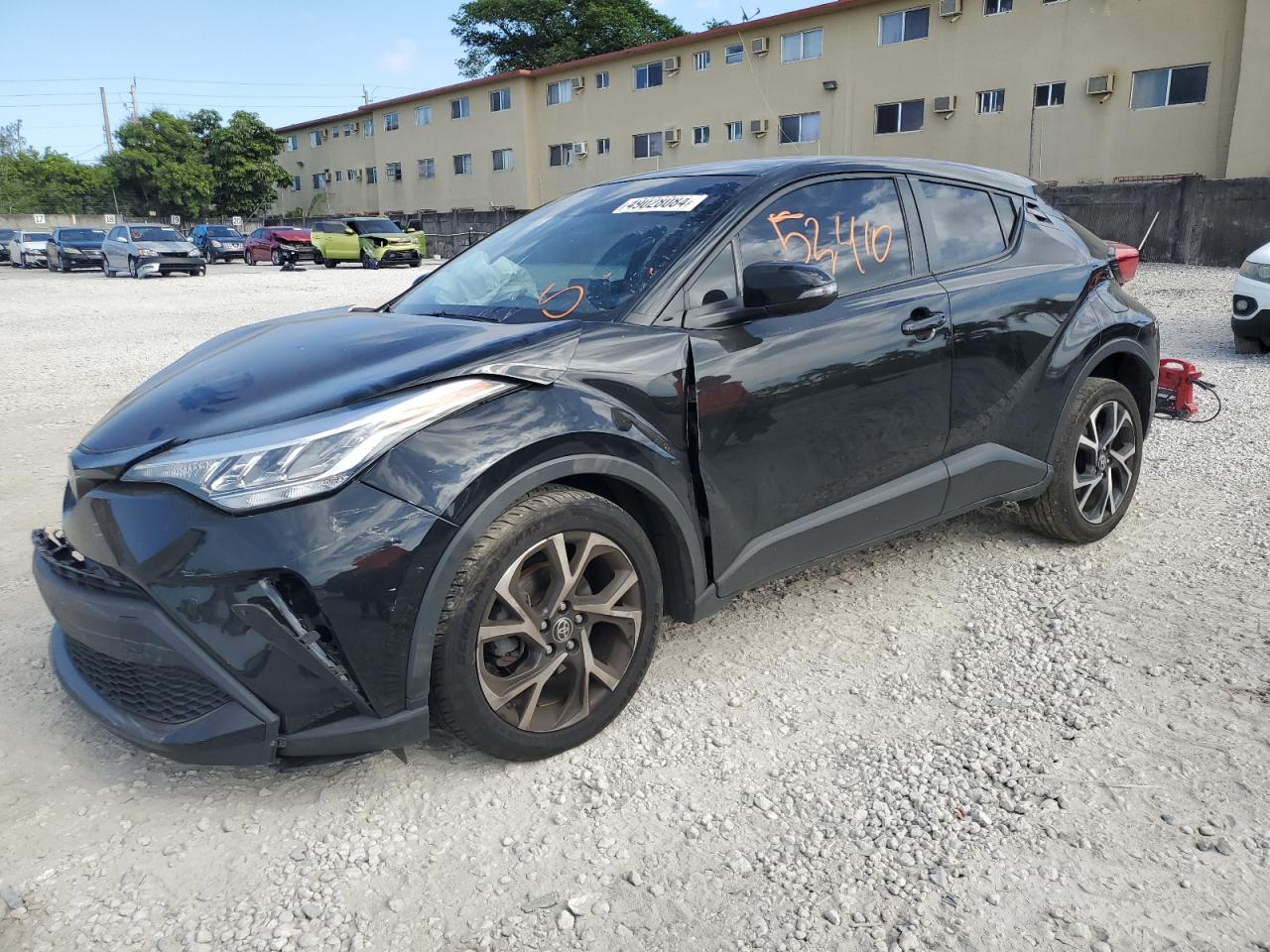 2022 TOYOTA C-HR XLE
