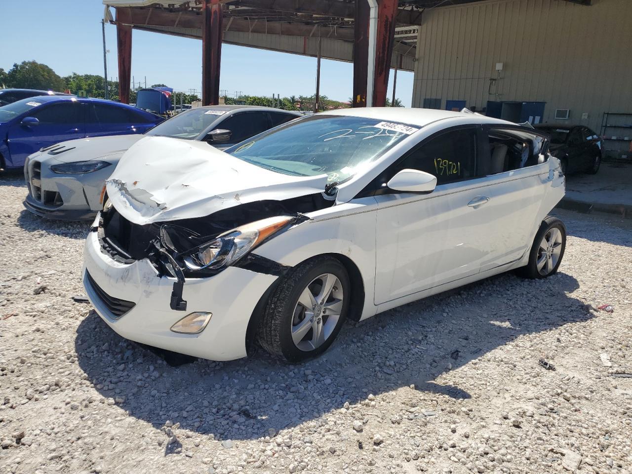 2013 HYUNDAI ELANTRA GL