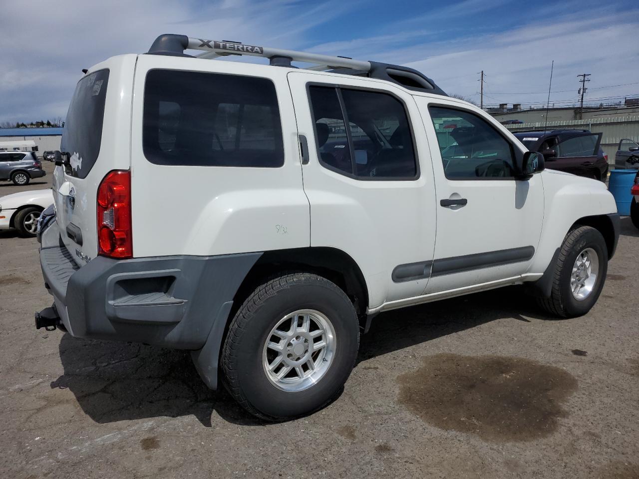 2015 NISSAN XTERRA X - Фото 3