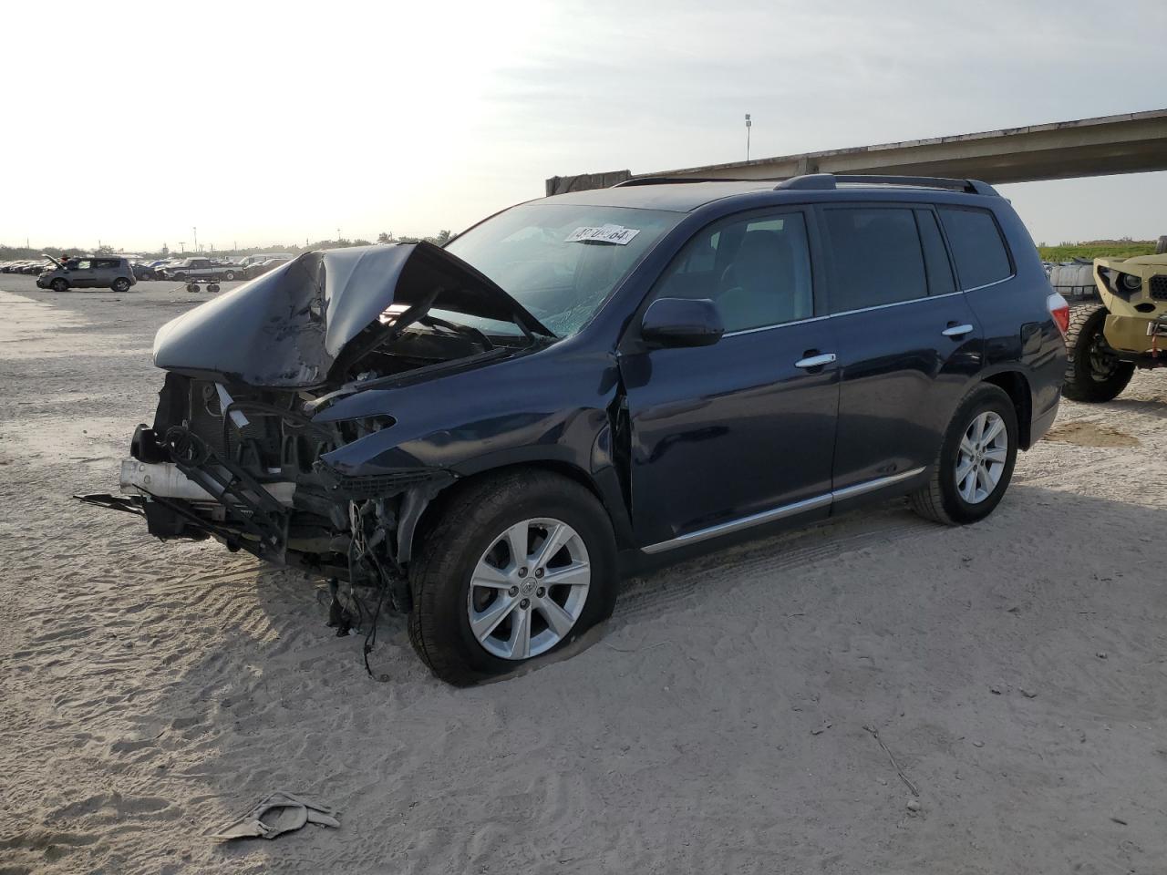 2011 TOYOTA HIGHLANDER