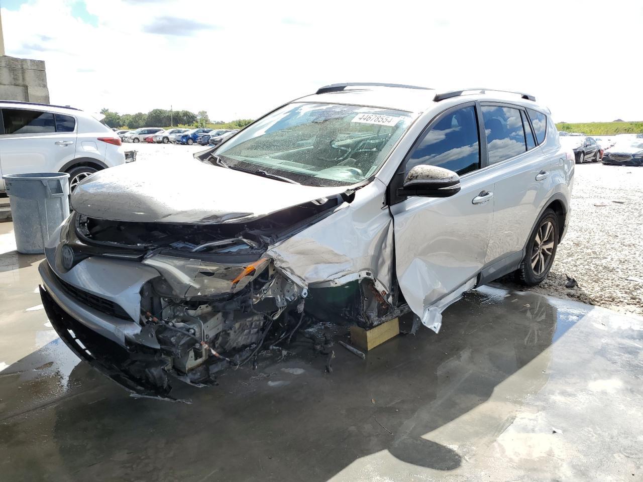 2017 TOYOTA RAV4 XLE