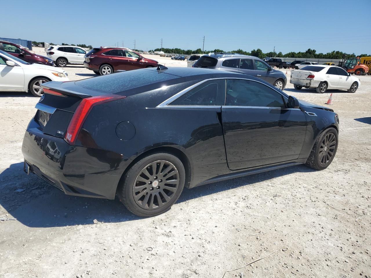 2011 CADILLAC CTS PREMIU - Image 3