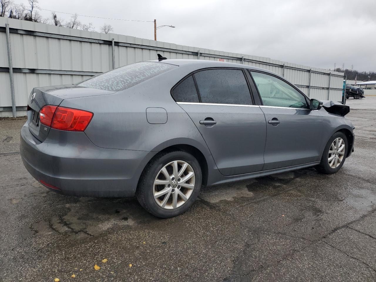 2014 VOLKSWAGEN JETTA SE - Image 3