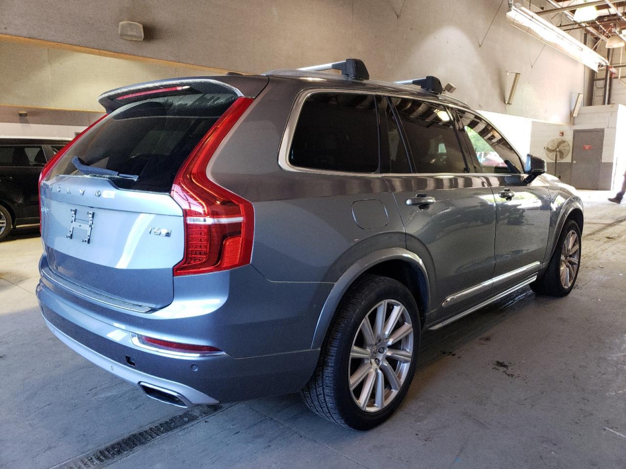 2016 VOLVO XC90 T6 - Фото 3